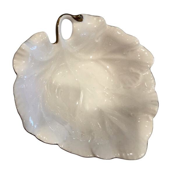 Chuan Kuo bone china leaf shaped dish vintage - Picture 1 of 8